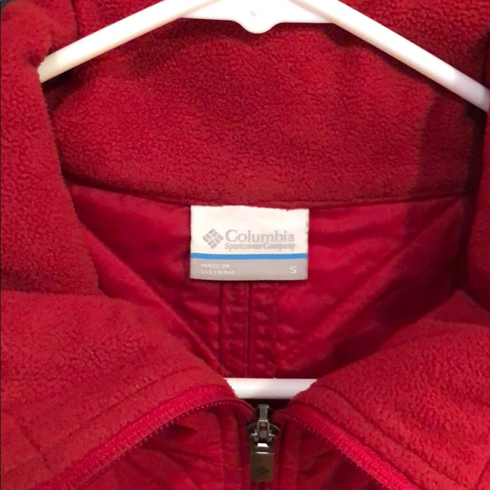 Red columbia jacket - Picture 2 of 4